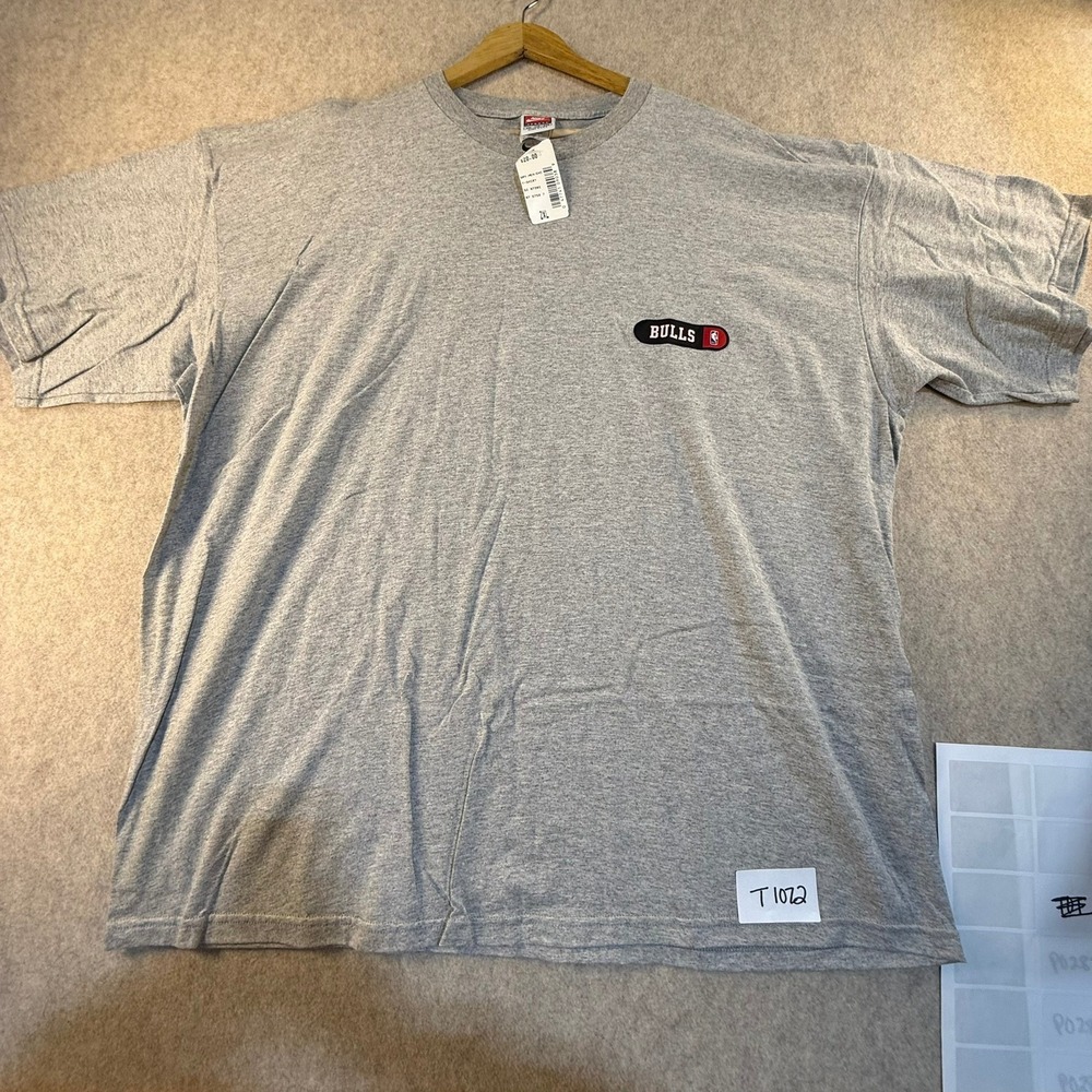 Vintage Nike Team Sports Chicago Bulls T-Shirt Gray Made in USA NBA 2XL NEW